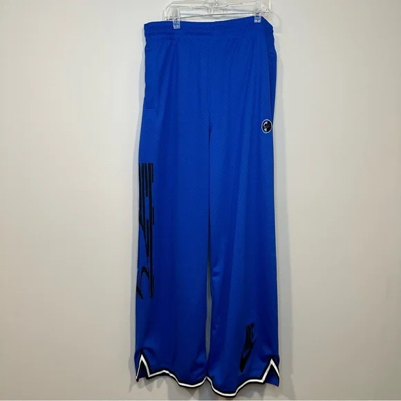 Rare Nike Basketball Short Sweatpants - Picture 3 of 5
